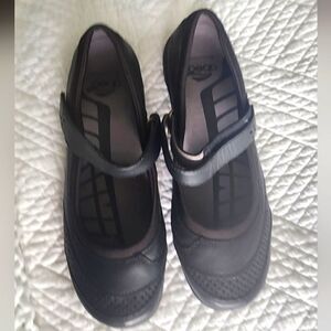 Abeo 24/7 leather velc strap mary jane comfort flats shoes